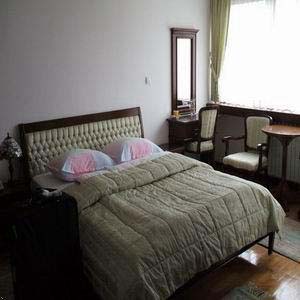 Standard single with private facilities, and breakfast